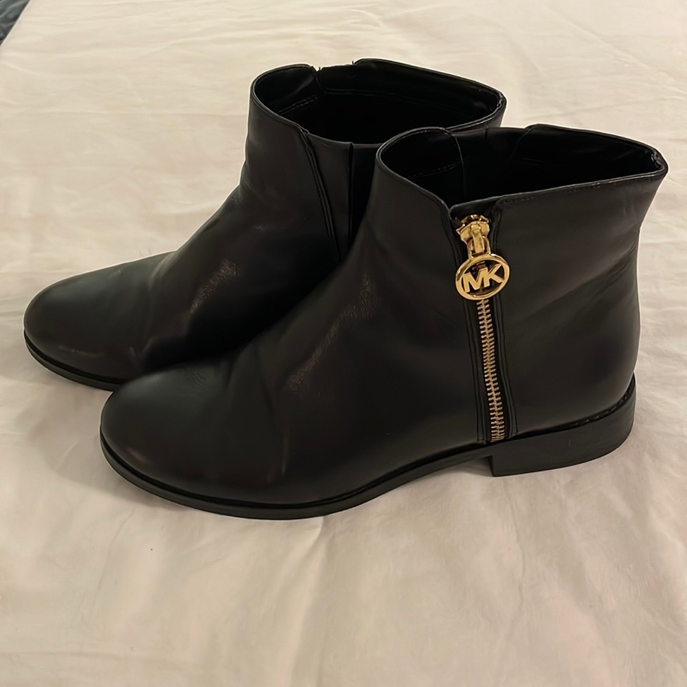 Michael Kors booties size 8.5